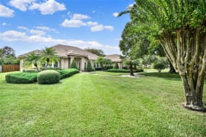 2118 WHITFIELD LANE, ORLANDO, FL 32835 Sold 11/09/23
