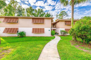 100 SWEETGUM WOODS COURT, DELTONA, FL 32725 Sold 04/30/25