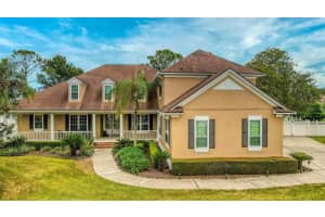 8003 LANGHURST COURT, ORLANDO, FL 32835 Sold 12/27/23