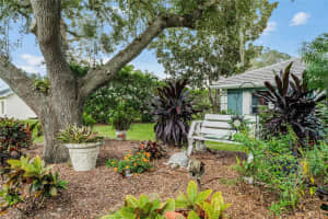 10 CLUB COURT, HAINES CITY, FL 33844 Sold 10/01/24