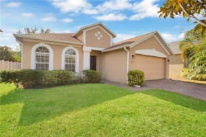 648 HOME GROVE DRIVE, WINTER GARDEN, FL 34787 Sold 11/30/23