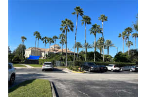 7360 WESTPOINTE BOULEVARD, ORLANDO, FL 32835 Sold 12/04/23