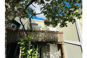 344 SCOTTSDALE SQUARE, WINTER PARK, FL 32792 Sold 01/05/24
