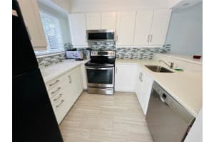 344 SCOTTSDALE SQUARE, WINTER PARK, FL 32792 Sold 01/05/24