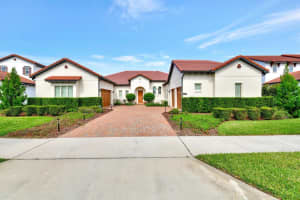 15489 PANTHER LAKE DR, WINTER GARDEN, FL 34787 Sold 12/15/23