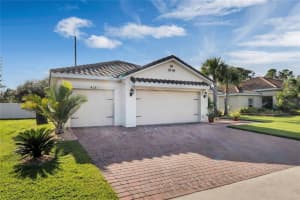 4121 BELLA ISLE CIRCLE, KISSIMMEE, FL 34746 Sold 12/07/23