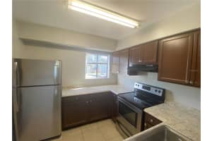 324 SCOTTSDALE SQUARE, WINTER PARK, FL 32792 Sold 12/11/23