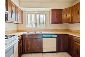 10003 GREENDALE LANE, ORLANDO, FL 32821 Sold 12/07/23