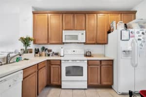 10410 MANDERLEY WAY, ORLANDO, FL 32829 Sold 03/15/24