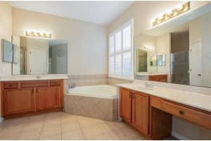 13592 OLD DOCK ROAD, ORLANDO, FL 32828 Sold 02/14/24