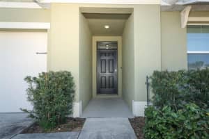 2657 GRAND CENTRAL AVENUE, TAVARES, FL 32778 Sold 01/31/24
