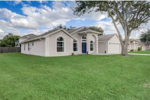 729 HURLEY DR, WINTER GARDEN, FL 34787 Sold 12/27/23