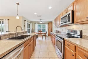 2025 WAVY LEAF COURT, APOPKA, FL 32712 Sold 03/01/24