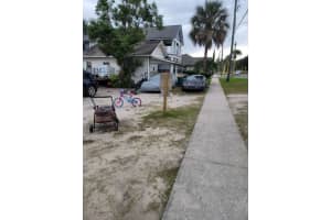 711 MAIN STREET, TAVARES, FL 32778 Sold 01/03/25