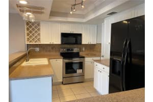 6860 WHITMAN CT #32B, SARASOTA, FL 34243 Sold 02/22/24
