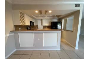 6860 WHITMAN CT #32B, SARASOTA, FL 34243 Sold 02/22/24