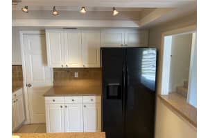 6860 WHITMAN CT #32B, SARASOTA, FL 34243 Sold 02/22/24