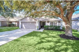 2347 MARTINS RUN, TAVARES, FL 32778 Sold 02/23/24