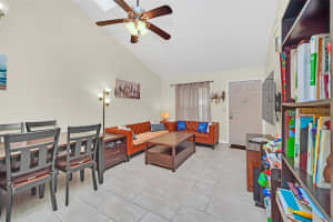 322 DOUGLAS WAY, WINTER GARDEN, FL 34787 Sold 04/10/24