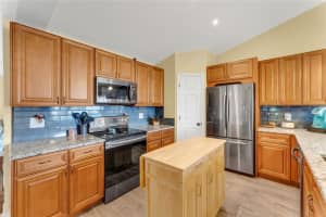 127 FOGGY CREEK ROAD, DAVENPORT, FL 33837 Sold 01/17/24