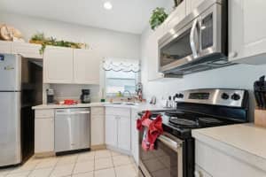 8152 SUN PALM DR, KISSIMMEE, FL 34747 Sold 08/01/24