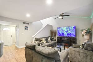 168 SCOTTSDALE SQUARE, WINTER PARK, FL 32792 Sold 03/13/24