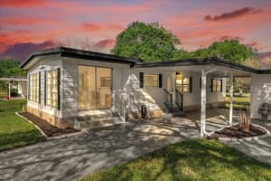 2011 OAK GROVE DRIVE, ZELLWOOD, FL 32798 Sold 08/28/24