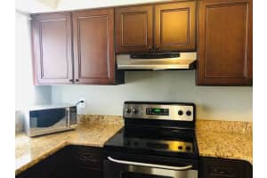 178 SCOTTSDALE SQUARE, WINTER PARK, FL 32792 Sold 01/06/25