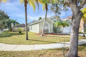13752 HAWKEYE DRIVE, ORLANDO, FL 32837 Sold 03/28/24
