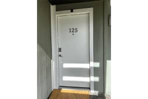 125 SCOTTSDALE SQUARE, WINTER PARK, FL 32792 Sold 05/08/24