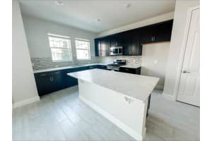 423 SCOTSMANS PLACE, DEBARY, FL 32713 Sold 07/12/24