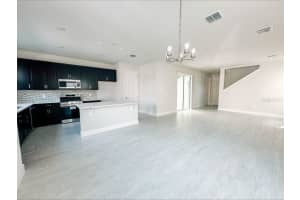 423 SCOTSMANS PLACE, DEBARY, FL 32713 Sold 07/12/24