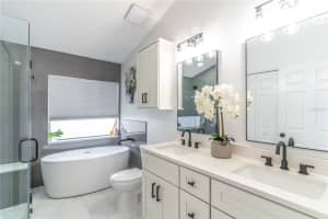 1914 DARLIN CIRCLE, ORLANDO, FL 32820 Sold 03/29/24