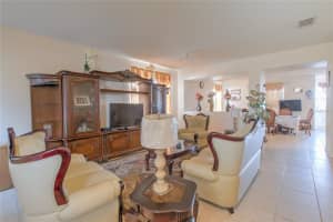 7242 COUNTRY RUN PARKWAY, ORLANDO, FL 32818 Sold 03/28/25
