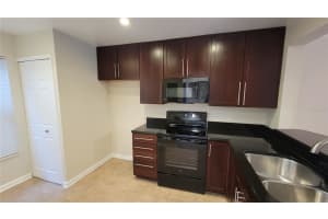 3000 SEMORAN BOULEVARD, ORLANDO, FL 32822 Sold 06/11/25