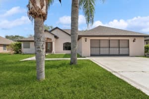 4471 MARSH HARBOR DRIVE, TAVARES, FL 32778 Sold 04/30/24