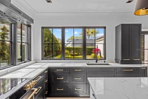 8949 CHARLESTON PARK, ORLANDO, FL 32819 Sold 03/24/24