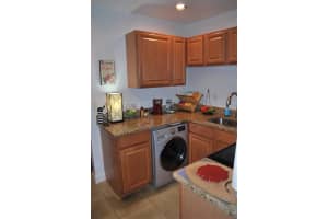 108 LEWFIELD CIRCLE, WINTER PARK, FL 32792 Sold 04/30/24