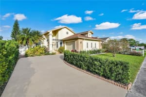 13144 PHOENIX WOODS LANE, ORLANDO, FL 32824 Sold 04/06/24