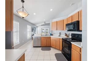 927 COPENHAGEN WAY, WINTER GARDEN, FL 34787 Sold 04/18/24