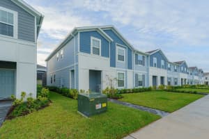 966 PARADISE DRIVE, DAVENPORT, FL 33897 Sold 05/10/24