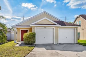 2208 WOODS EDGE CIRCLE, ORLANDO, FL 32817 Sold 04/22/24