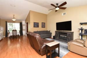 976 OLD MAIL LANE, SANFORD, FL 32773 Sold 04/24/24