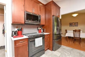 976 OLD MAIL LANE, SANFORD, FL 32773 Sold 04/24/24