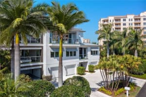 2120 OCEAN DRIVE, NEW SMYRNA BEACH, FL 32169 Sold 01/09/25