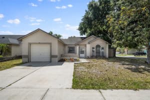 1015 GWYN CIRCLE, OVIEDO, FL 32765 Sold 05/09/24