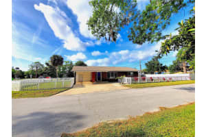 114 BAY STREET, NEW SMYRNA BEACH, FL 32168 Sold 02/19/25