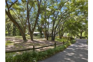 40610 STOUT OAKS LANE, LADY LAKE, FL 32159 Sold 09/27/24