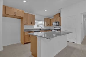 423 QUERCUS ROAD, AUBURNDALE, FL 33823 Sold 11/07/24