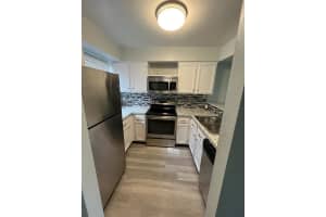 276 SCOTTSDALE SQUARE, WINTER PARK, FL 32792 Sold 06/13/24